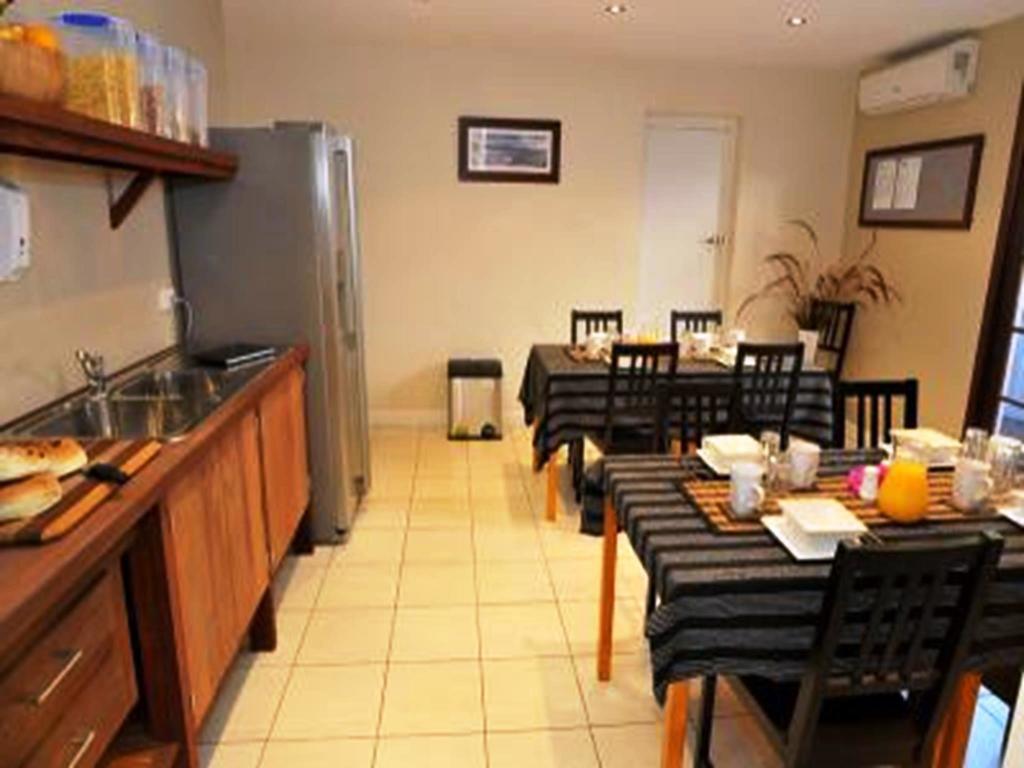 Waikiki Beach Bed And Breakfast Hopeland Phòng bức ảnh